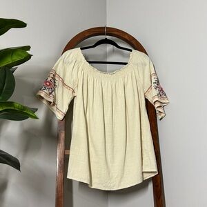 Easel 1X Cream Floral Embroidered Sleeve 100% Crinkle Cotton Boho Blouse